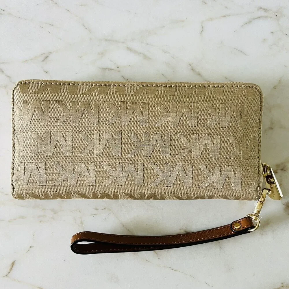 MICHAEL KORS Jet Set Camel Gold Logo Travel Continental Zip Wallet Wristlet